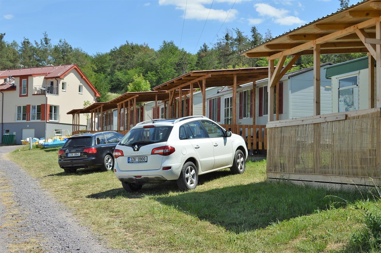 Hotel Mobilheimy U Prehrady Horní Dunajovice Esterno foto